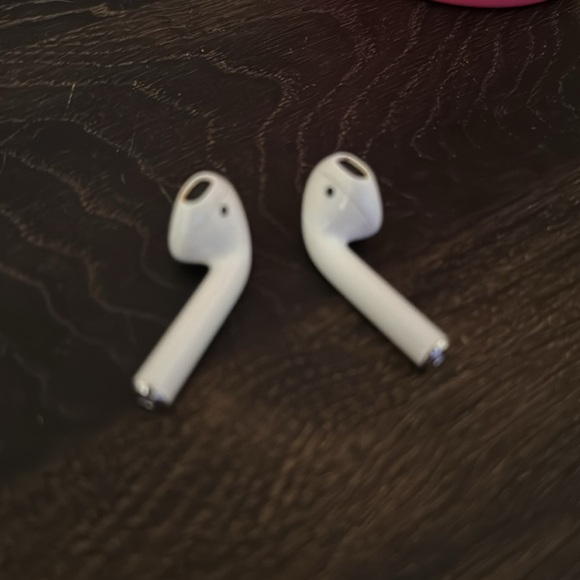 Apple AirPods with Case - Picture 2 of 2